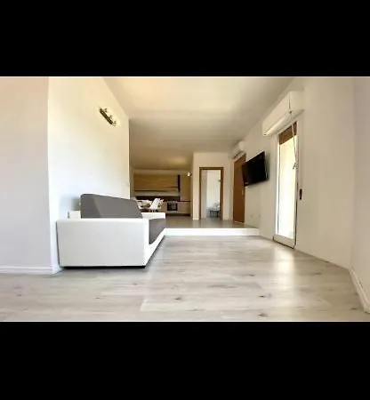 Charme House San Teodoro Centre Apartment *